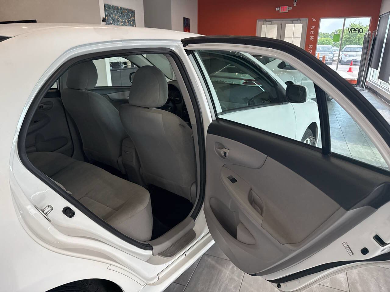 Used 2012 Toyota Corolla L FWD image 25