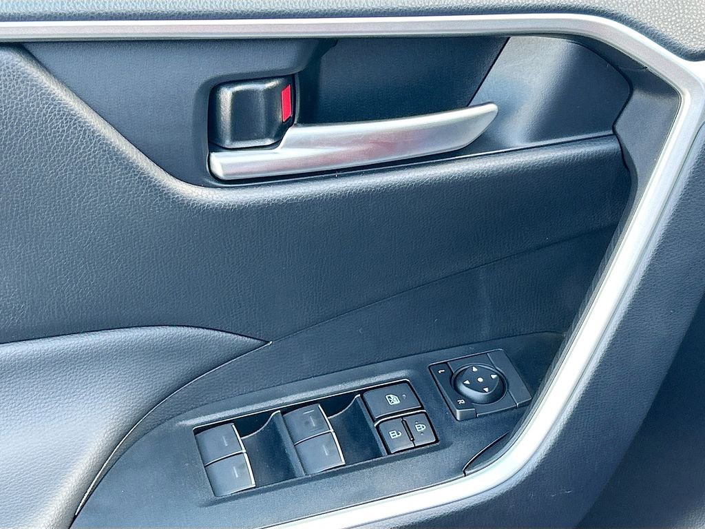 New 2025 Toyota RAV4 XLE w/ Convenience Package FWD image 17