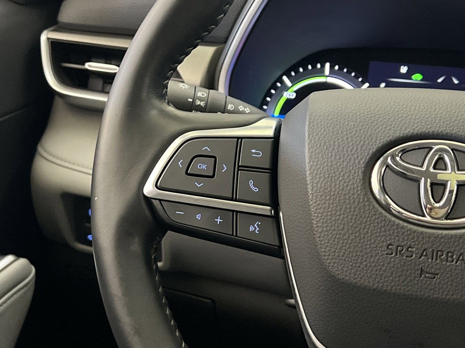 Used 2021 Toyota Highlander XLE image 34