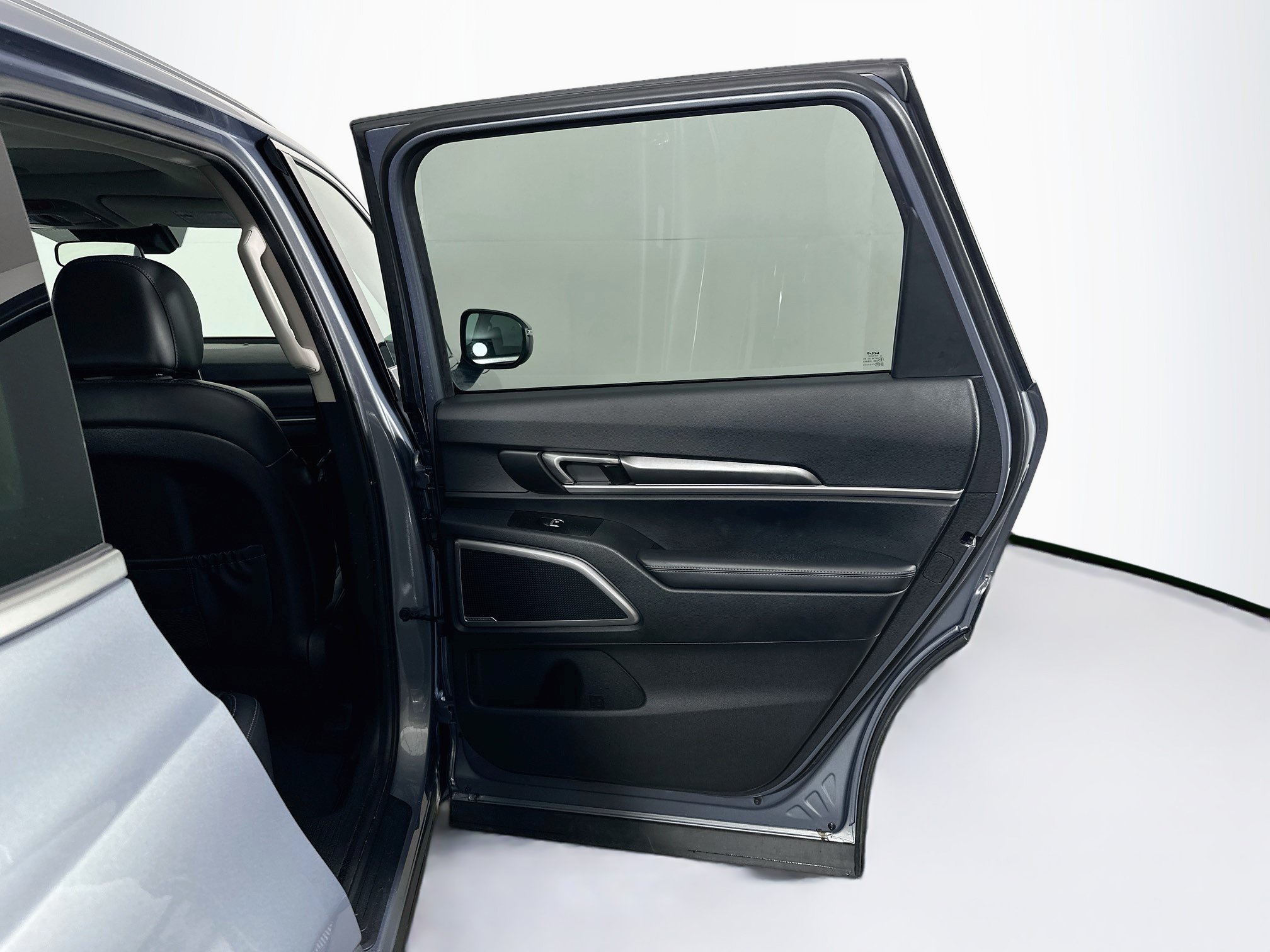 Used 2025 Kia Telluride S AWD/4WD image 32