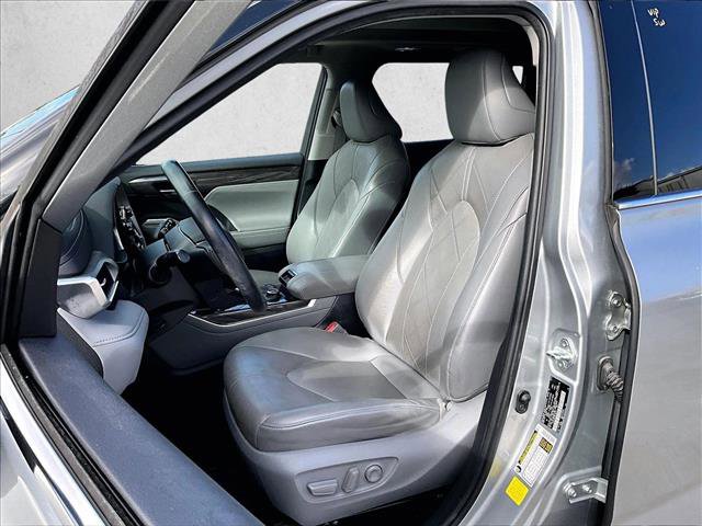Used 2021 Toyota Highlander Platinum AWD/4WD image 27