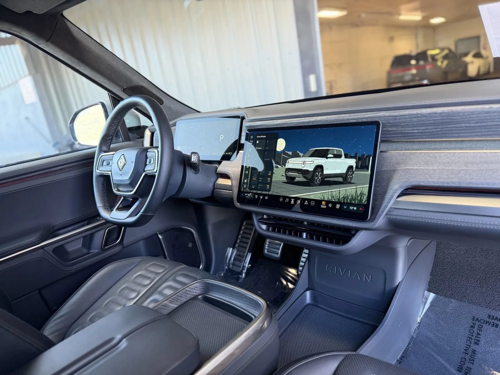 Used 2023 Rivian R1T Adventure Dual AWD/4WD image 21