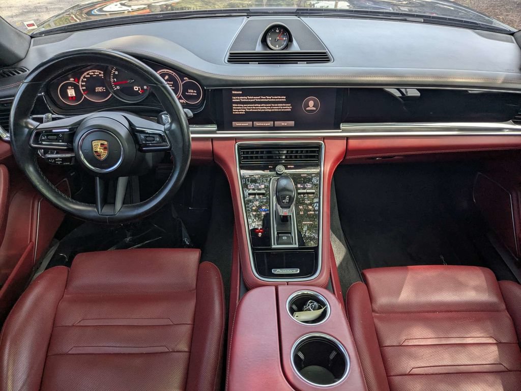Used 2022 Porsche Panamera RWD image 24