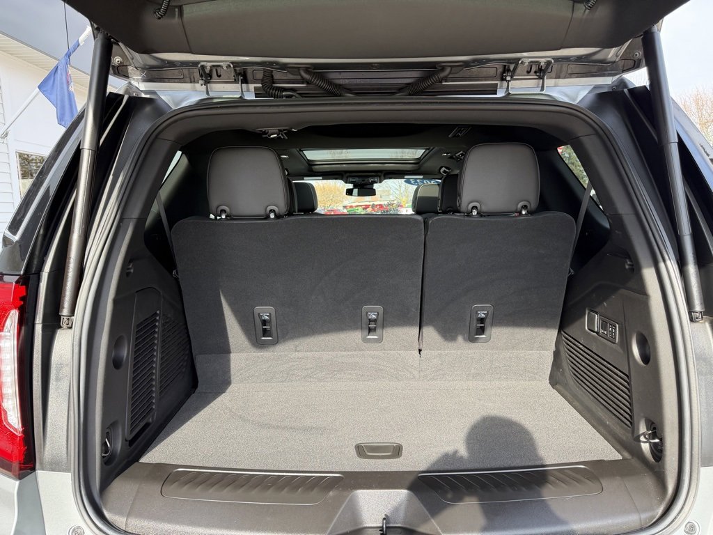 Certified 2023 GMC Yukon SLT w/ SLT Premium Package image 11