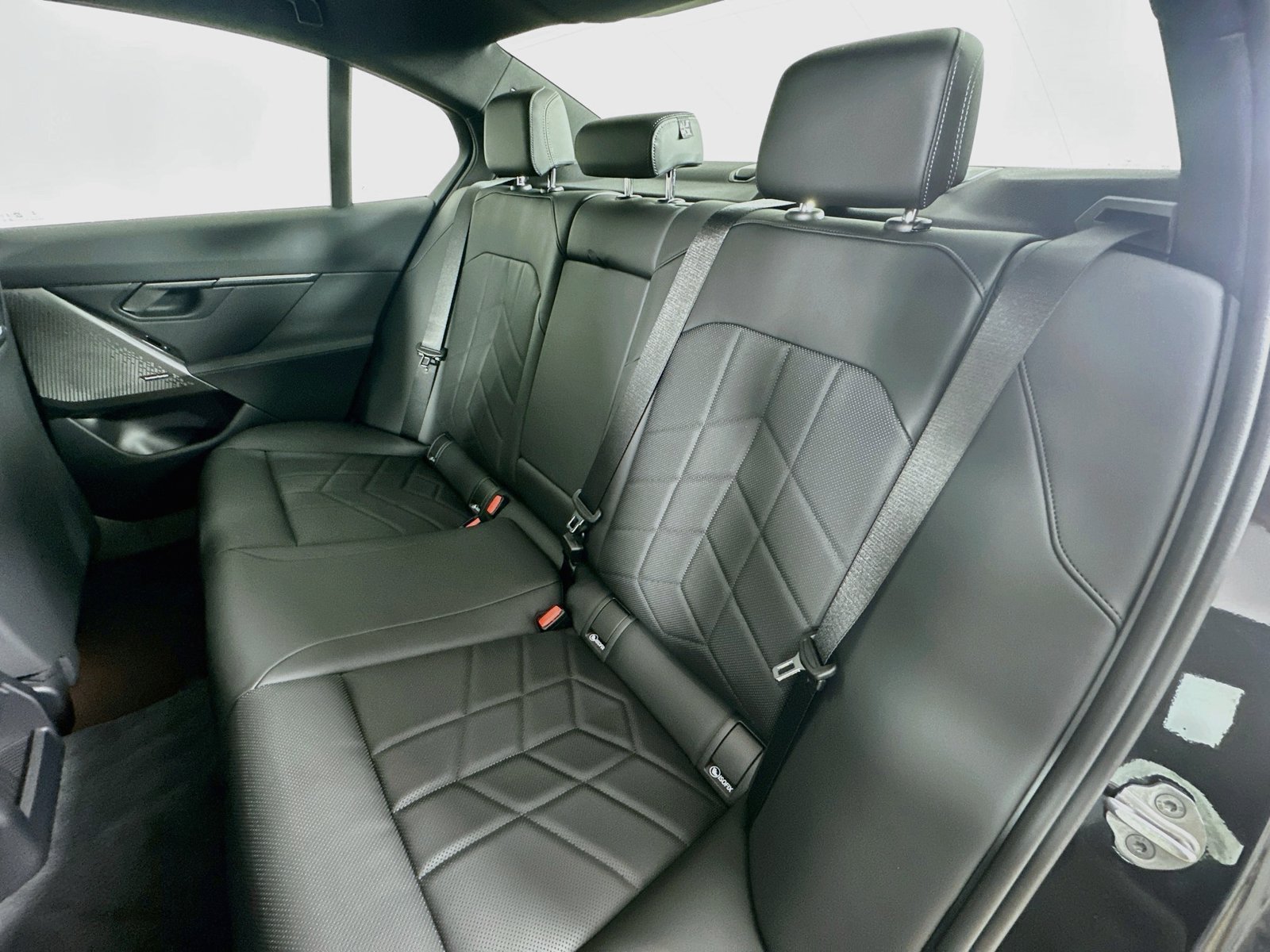 New 2027 BMW 550e xDrive AWD/4WD image 37