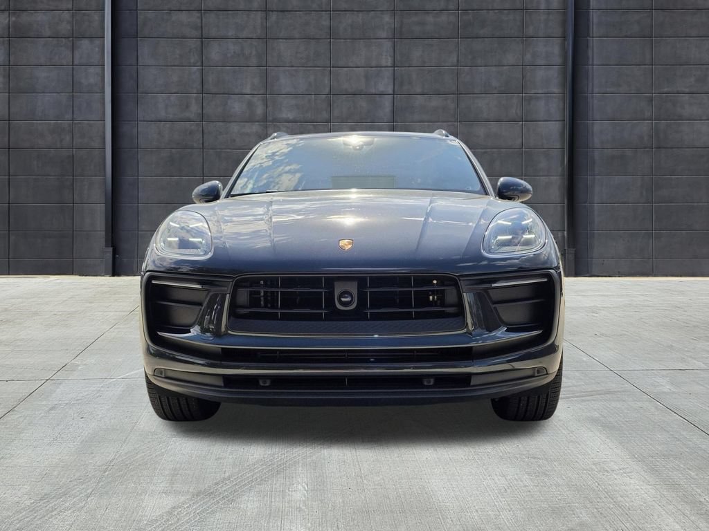 Used 2026 Porsche Macan AWD/4WD image 9