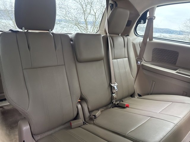 Used 2016 Chrysler Town & Country Touring image 11