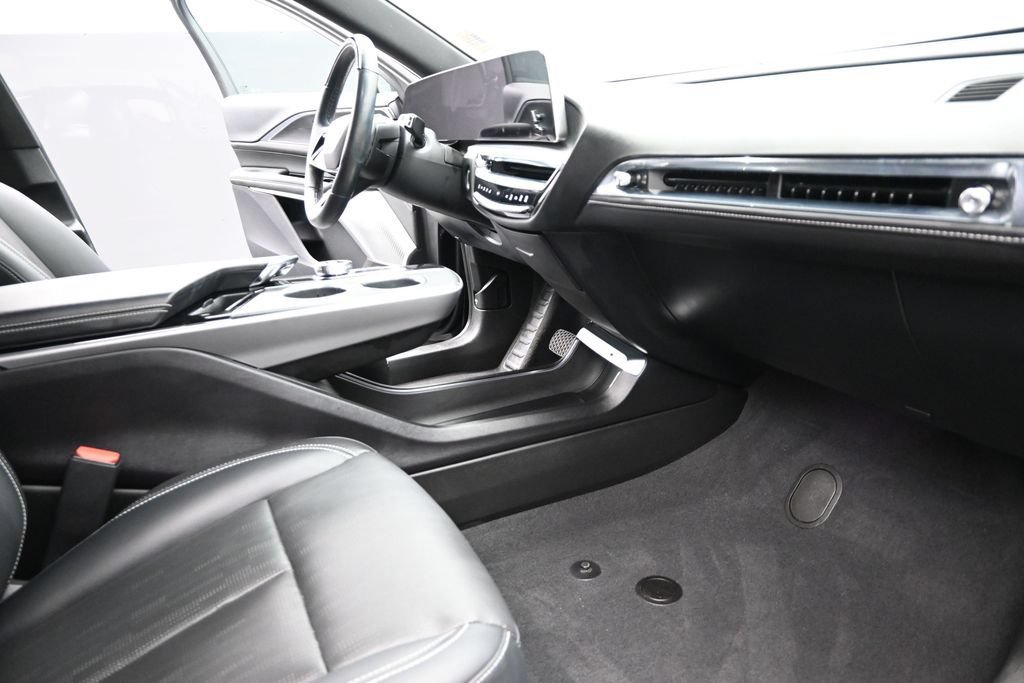 Certified 2024 Cadillac Lyriq Sport w/ LPO, Floor Liner Package AWD/4WD image 22