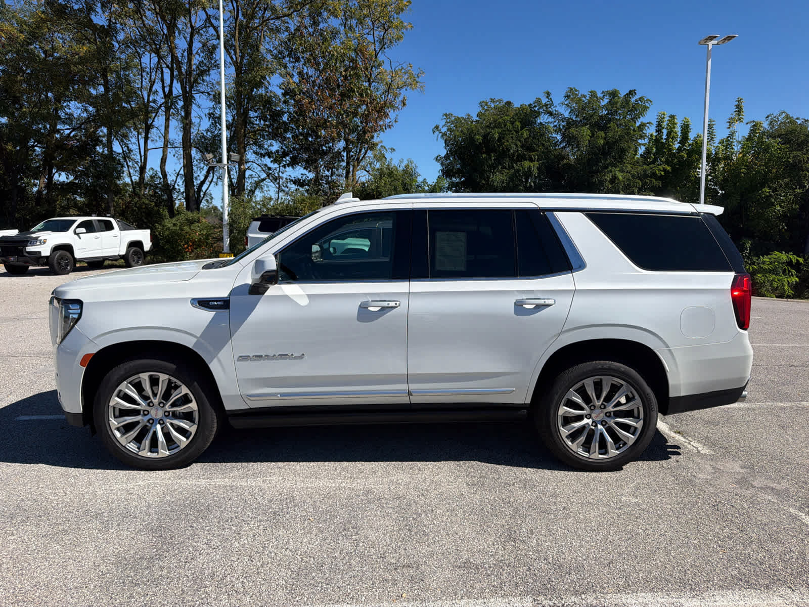 Used 2022 GMC Yukon Denali AWD/4WD image 14