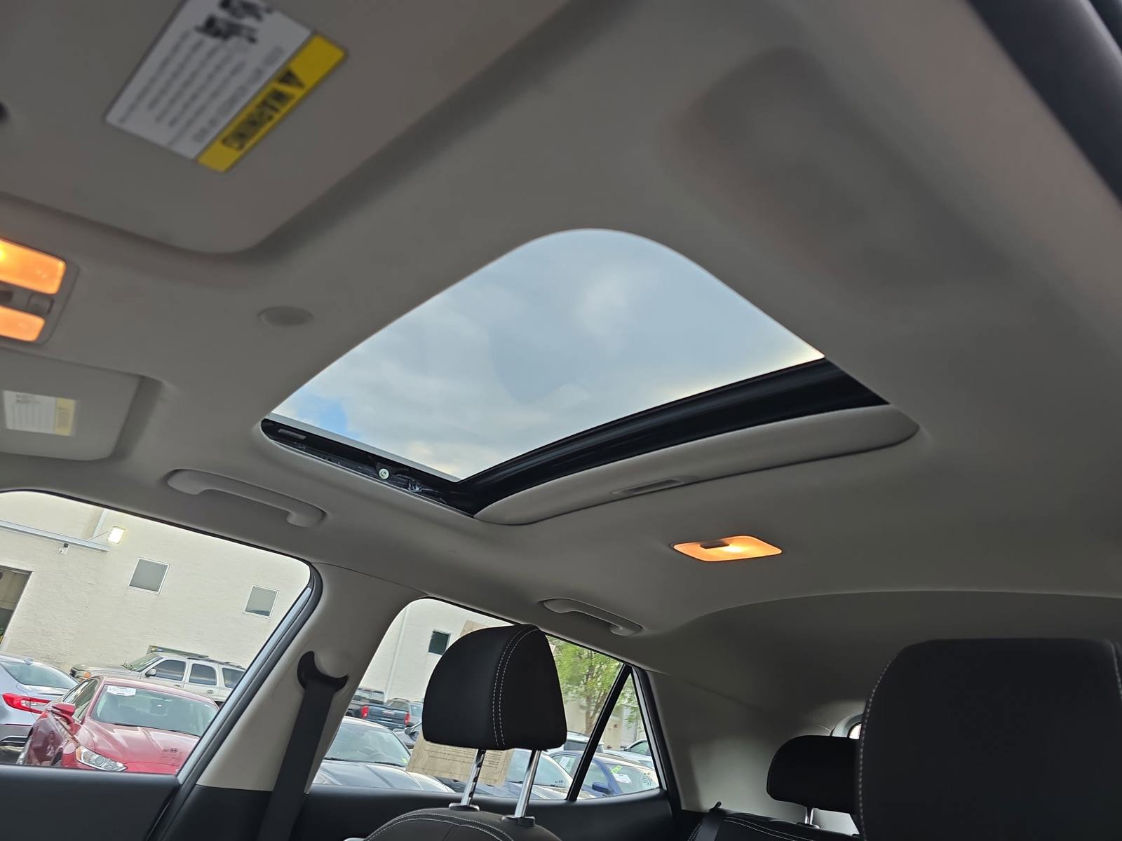 Used 2022 Hyundai Venue SEL w/ Cargo Package FWD image 32