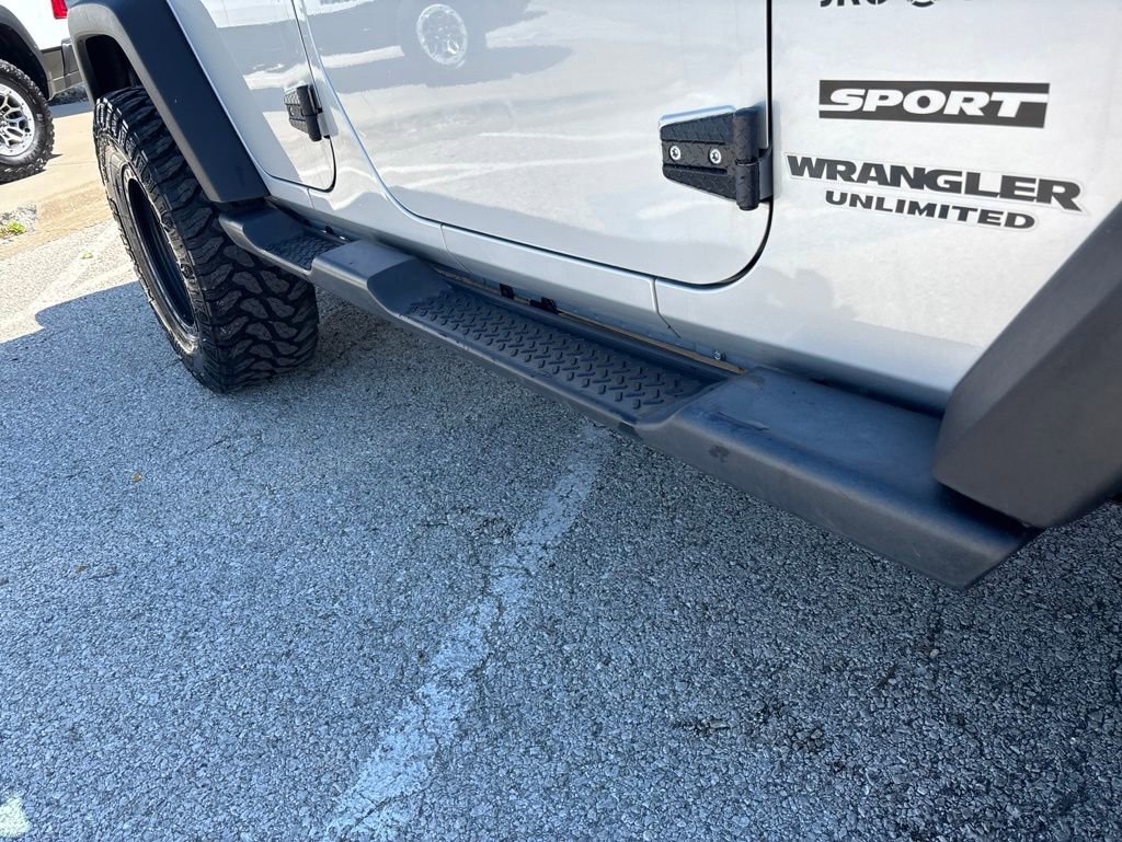 Used 2011 Jeep Wrangler Unlimited Sport AWD/4WD image 5