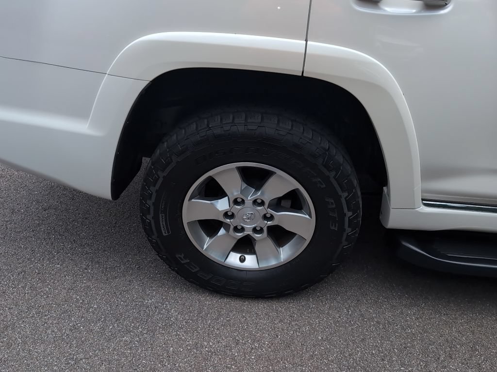 Used 2013 Toyota 4Runner SR5 w/ Convenience Pkg AWD/4WD image 4