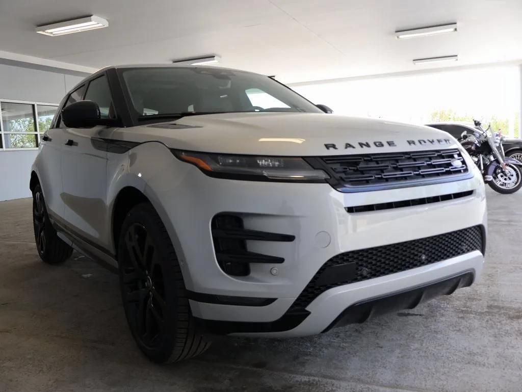 Certified 2026 Land Rover Range Rover Evoque Dynamic SE AWD/4WD image 30
