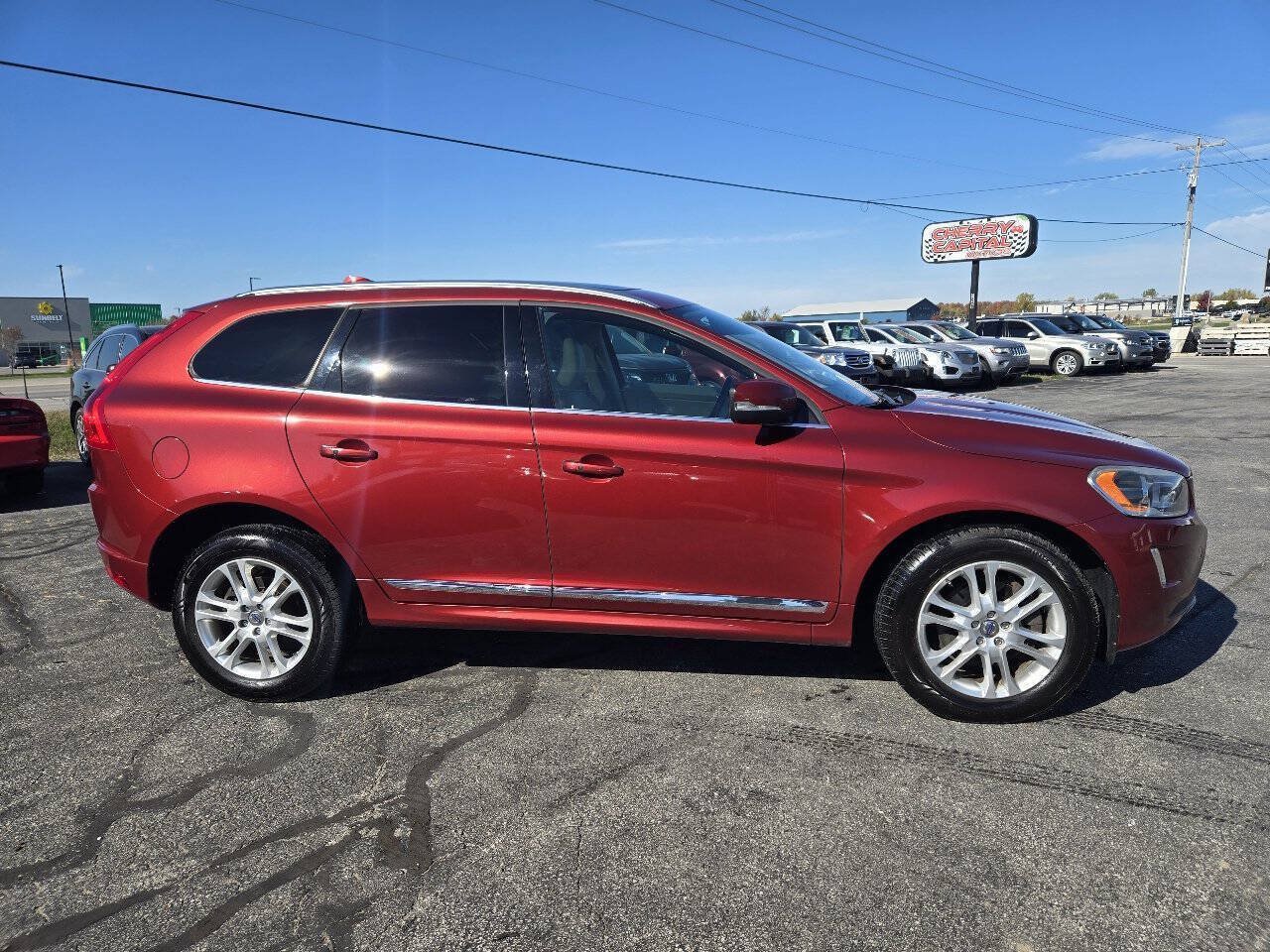 Used 2015 Volvo XC60 T5 AWD/4WD image 4