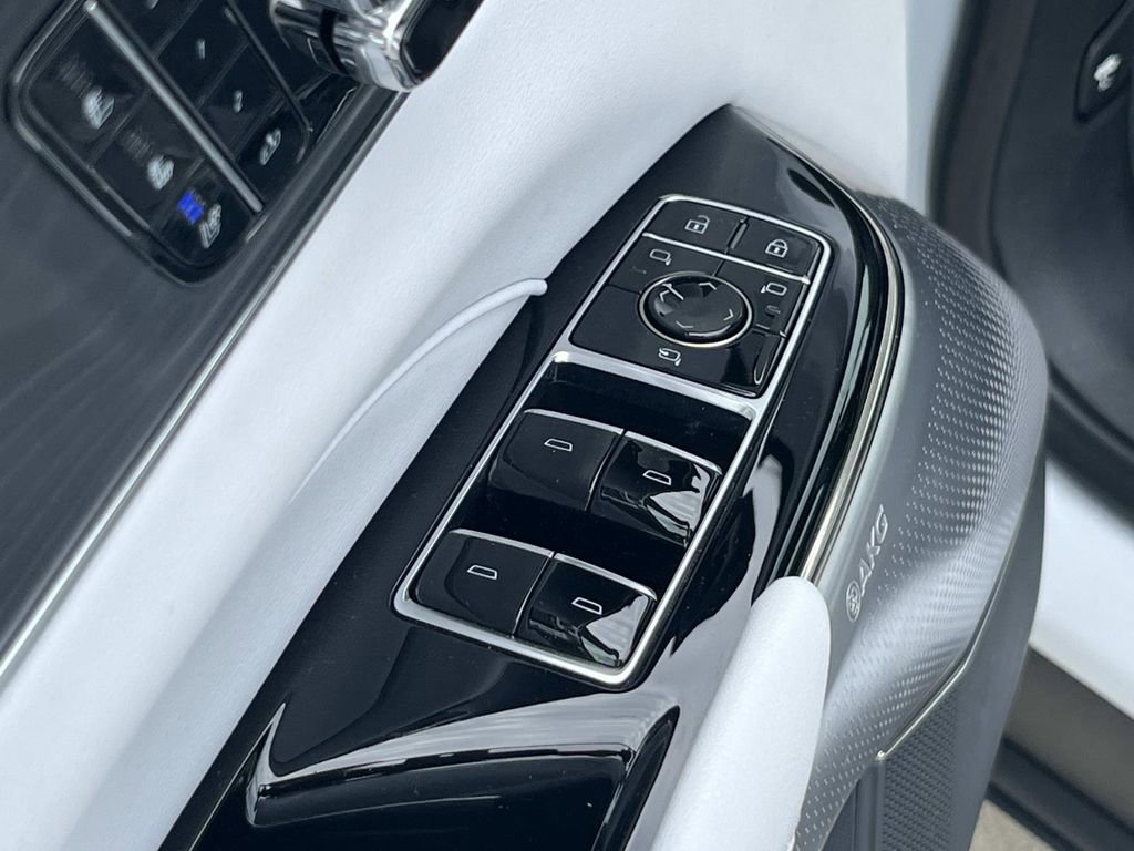 Used 2025 Cadillac Lyriq Sport AWD/4WD image 25