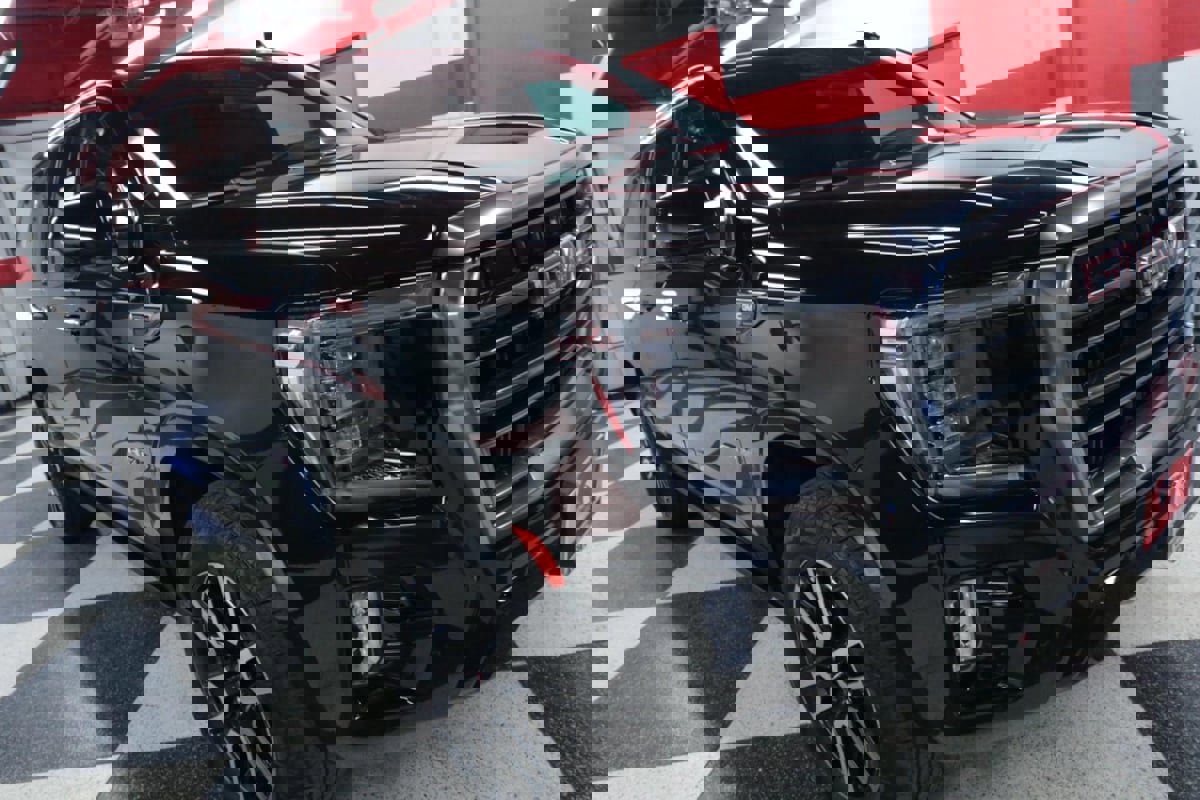 Used 2023 GMC Yukon XL AT4 w/ AT4 Premium Plus Package image 39