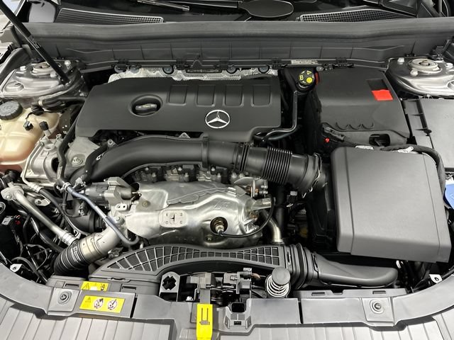 Used 2021 Mercedes-Benz GLB 250 4MATIC image 10