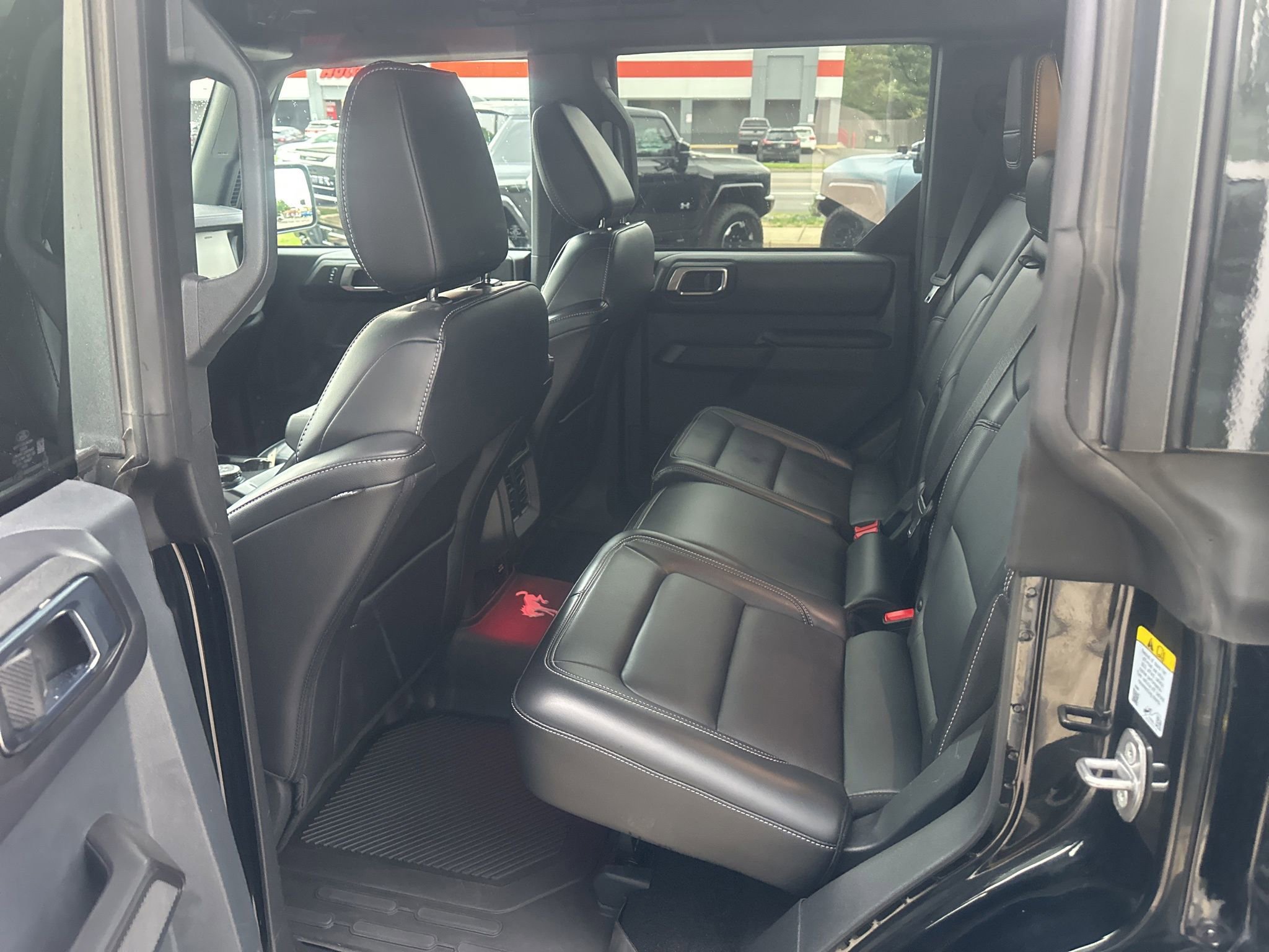 Used 2025 Ford Bronco Outer Banks w/ Sasquatch Package AWD/4WD image 15