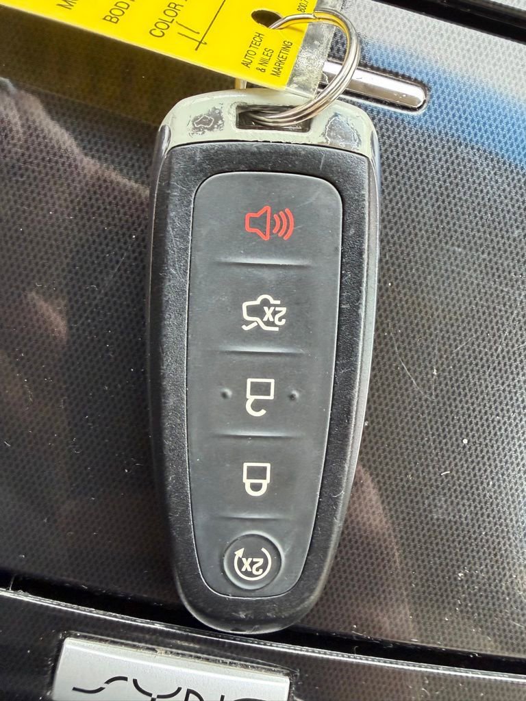 Used 2016 Ford Taurus Limited w/ Equipment Group 301A AWD/4WD image 28