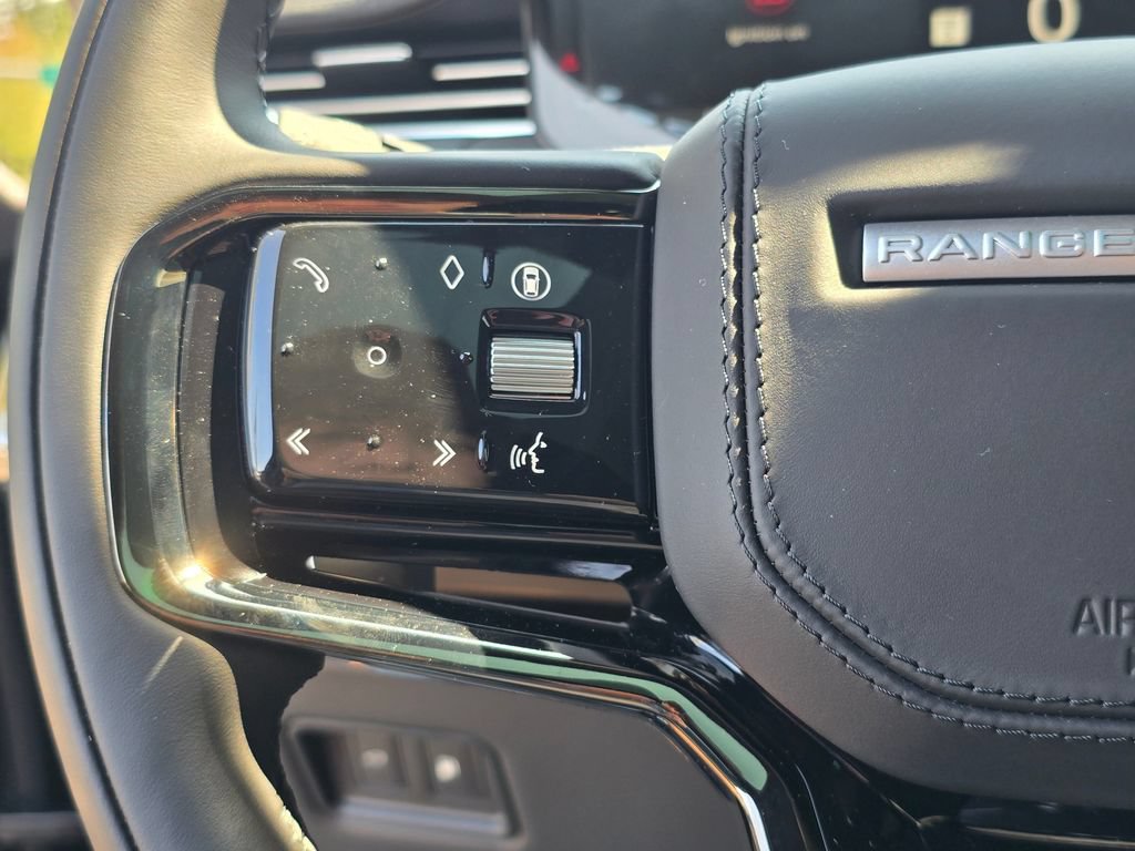 New 2026 Land Rover Range Rover Sport Dynamic SE AWD/4WD image 17