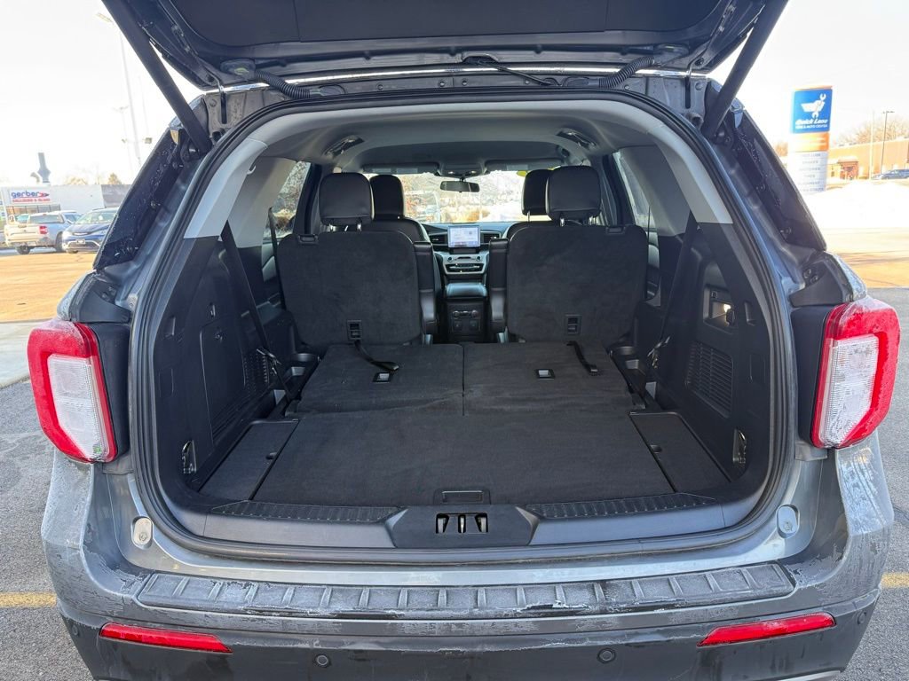 Used 2022 Ford Explorer XLT w/ Equipment Group 202A image 21