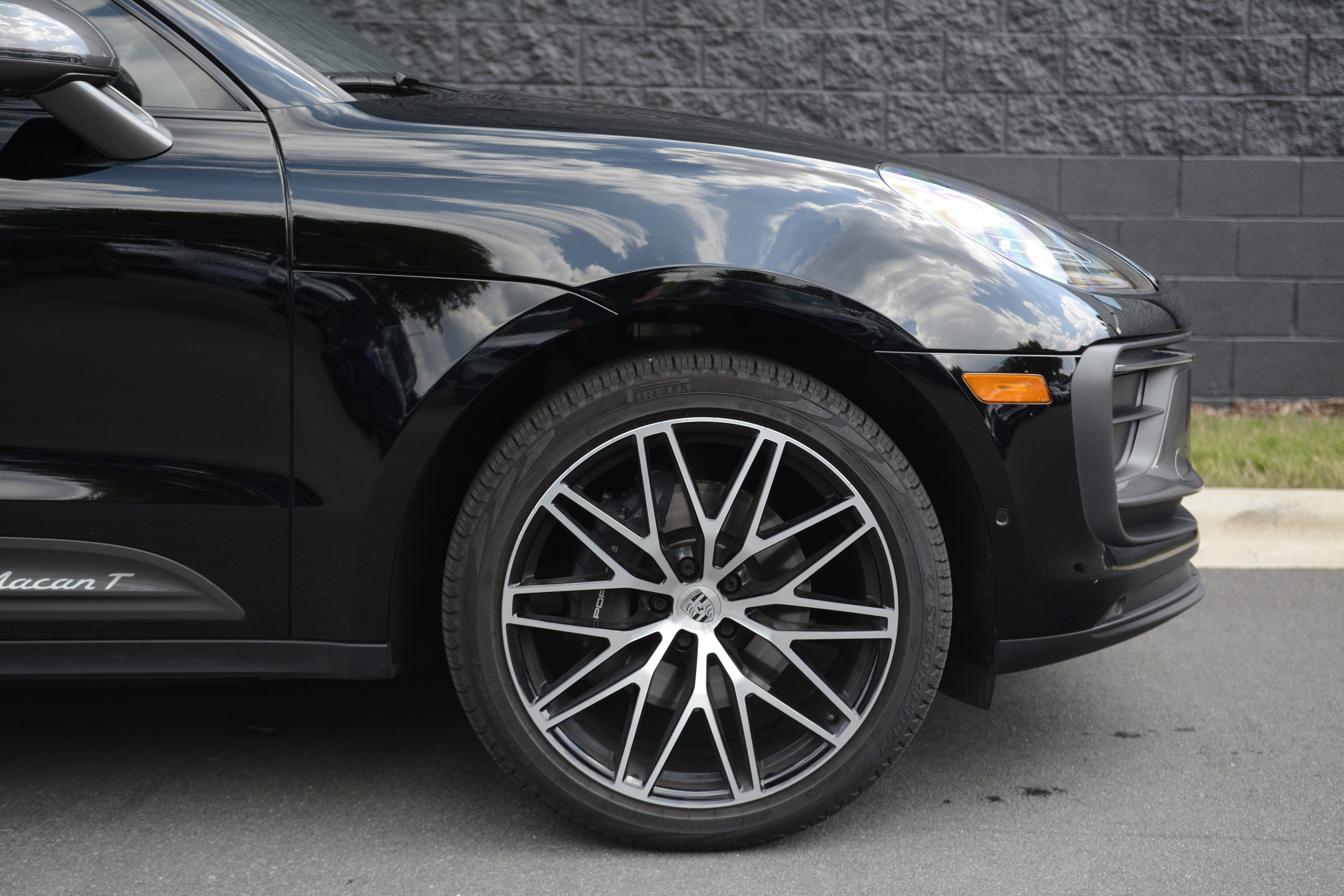 Certified 2026 Porsche Macan Turbo AWD/4WD image 42