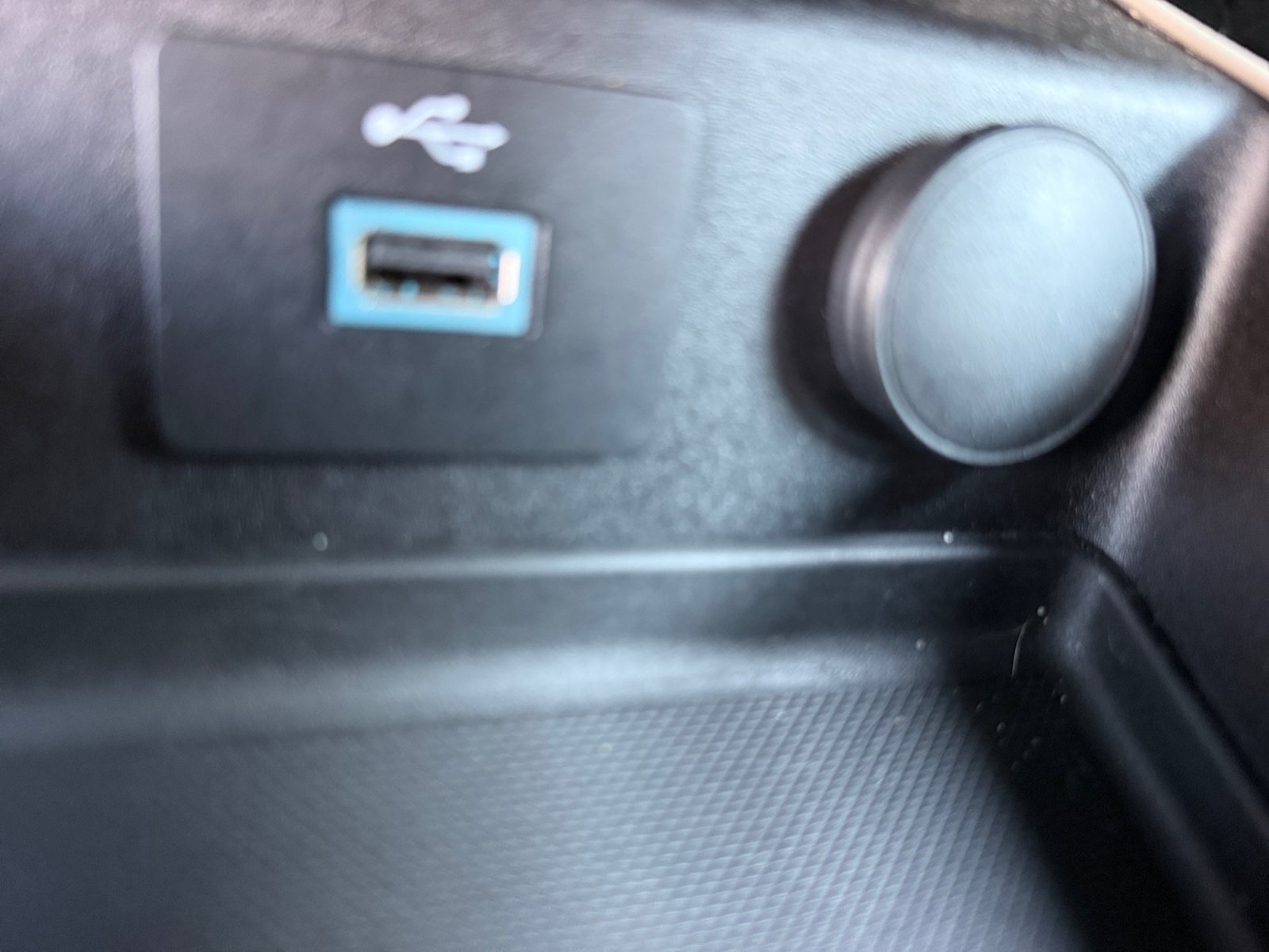 Used 2018 Ford Fusion SE FWD image 31