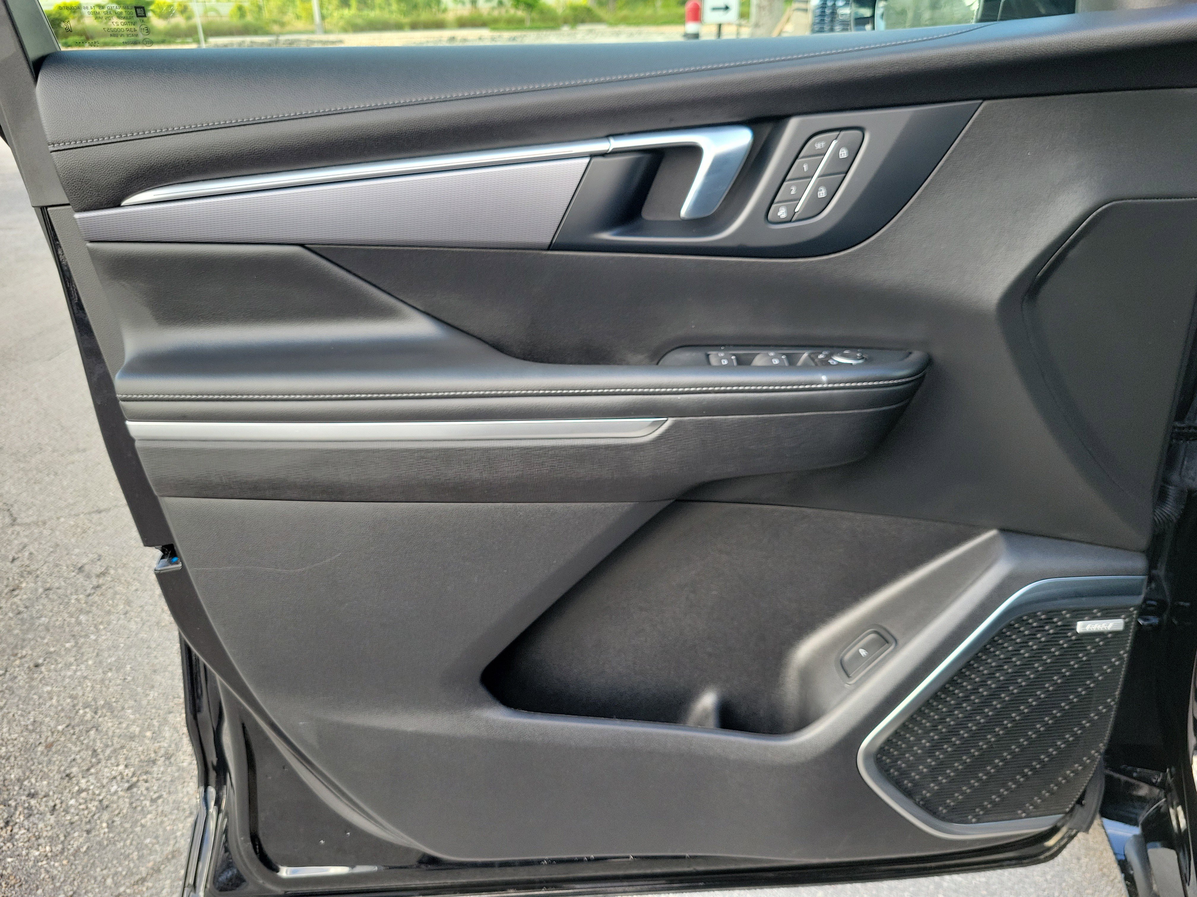 Used 2025 Buick Enclave Sport Touring w/ Power Package image 25