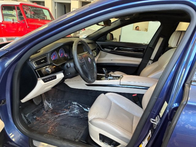 Used 2011 BMW ALPINA B7 xDrive w/ Rear Entertainment Pkg AWD/4WD image 16