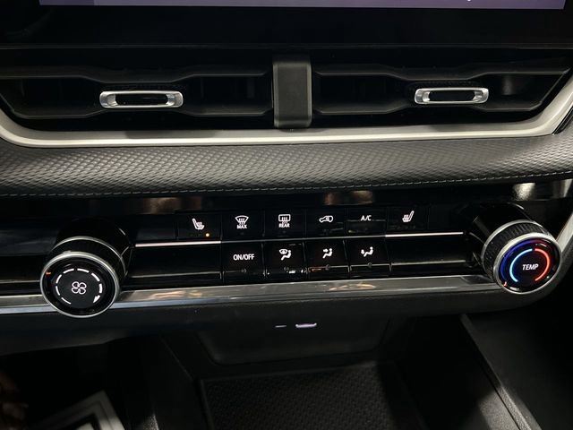 Certified 2025 Chevrolet Equinox LT w/ Safety and Technology Package FWD image 18