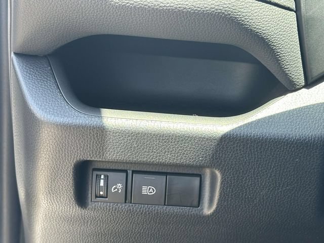 Used 2023 Toyota RAV4 LE AWD/4WD image 25