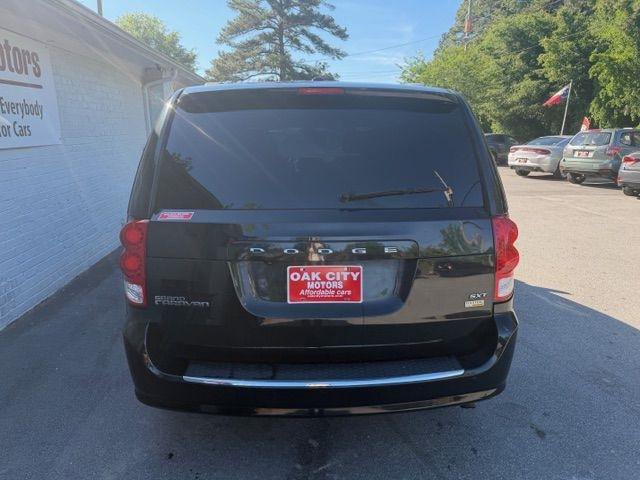 Used 2018 Dodge Grand Caravan SXT FWD image 6