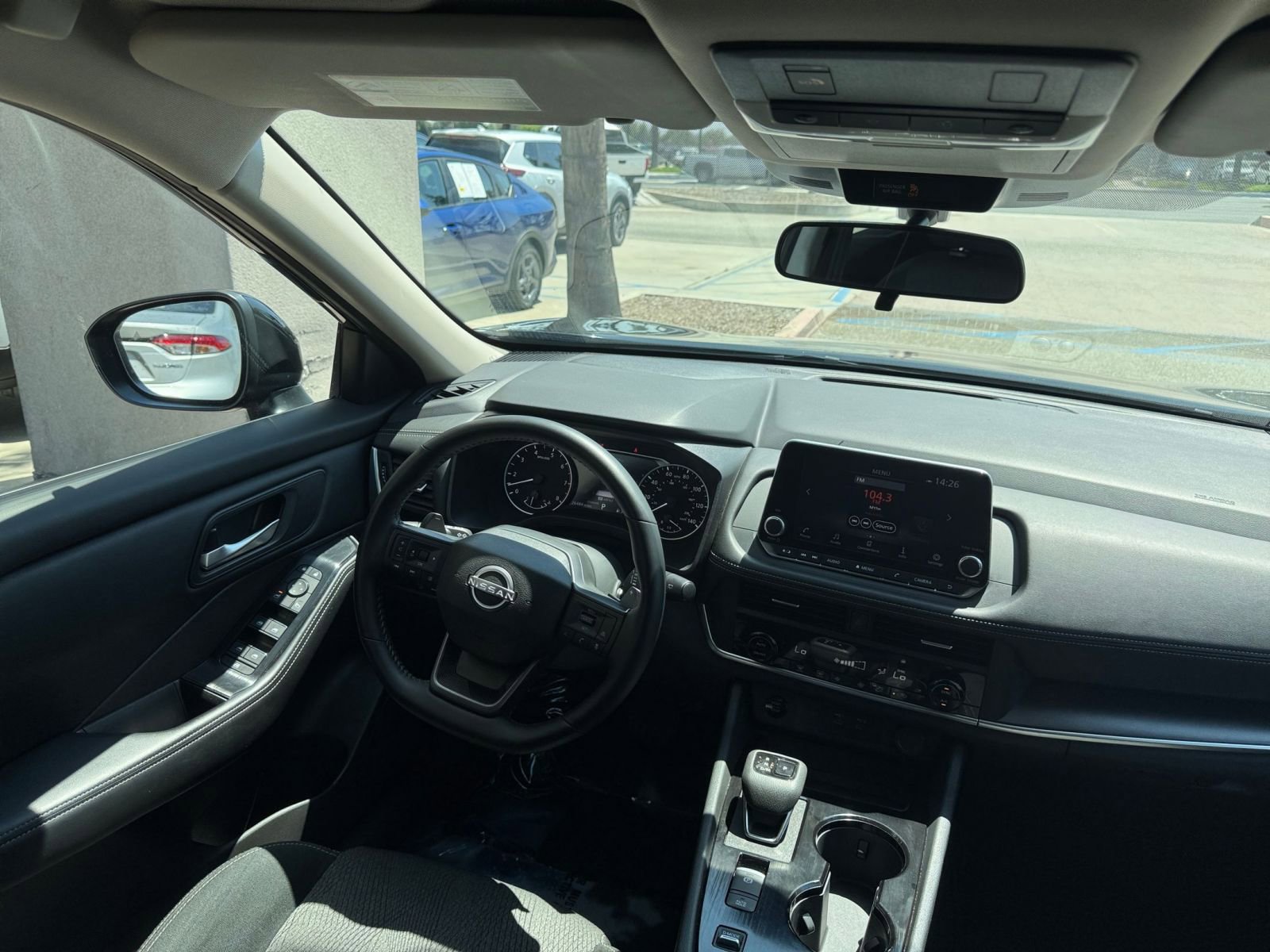 Used 2025 Nissan Rogue SV FWD image 36