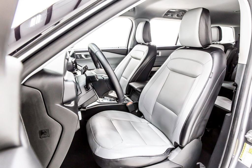 Used 2021 Ford Explorer XLT w/ Equipment Group 202A image 26