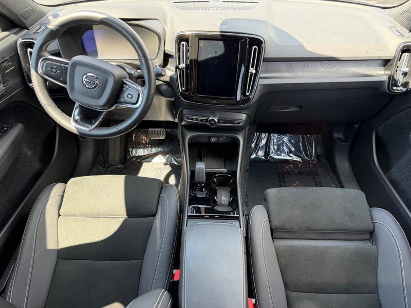 Used 2023 Volvo XC40 Recharge Ultimate w/ Protection Package Premier image 12