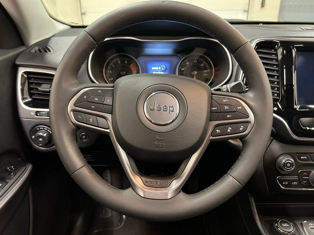 Used 2022 Jeep Cherokee Limited image 17