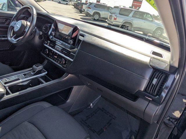Used 2025 Nissan Pathfinder SV FWD image 6