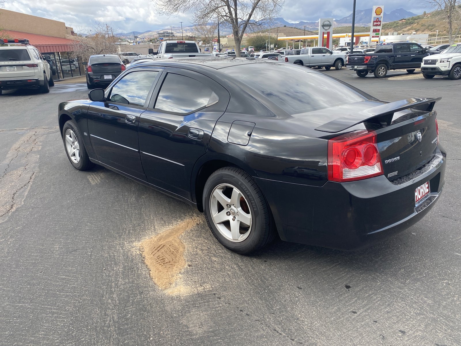 Used 2010 Dodge Charger SXT image 2