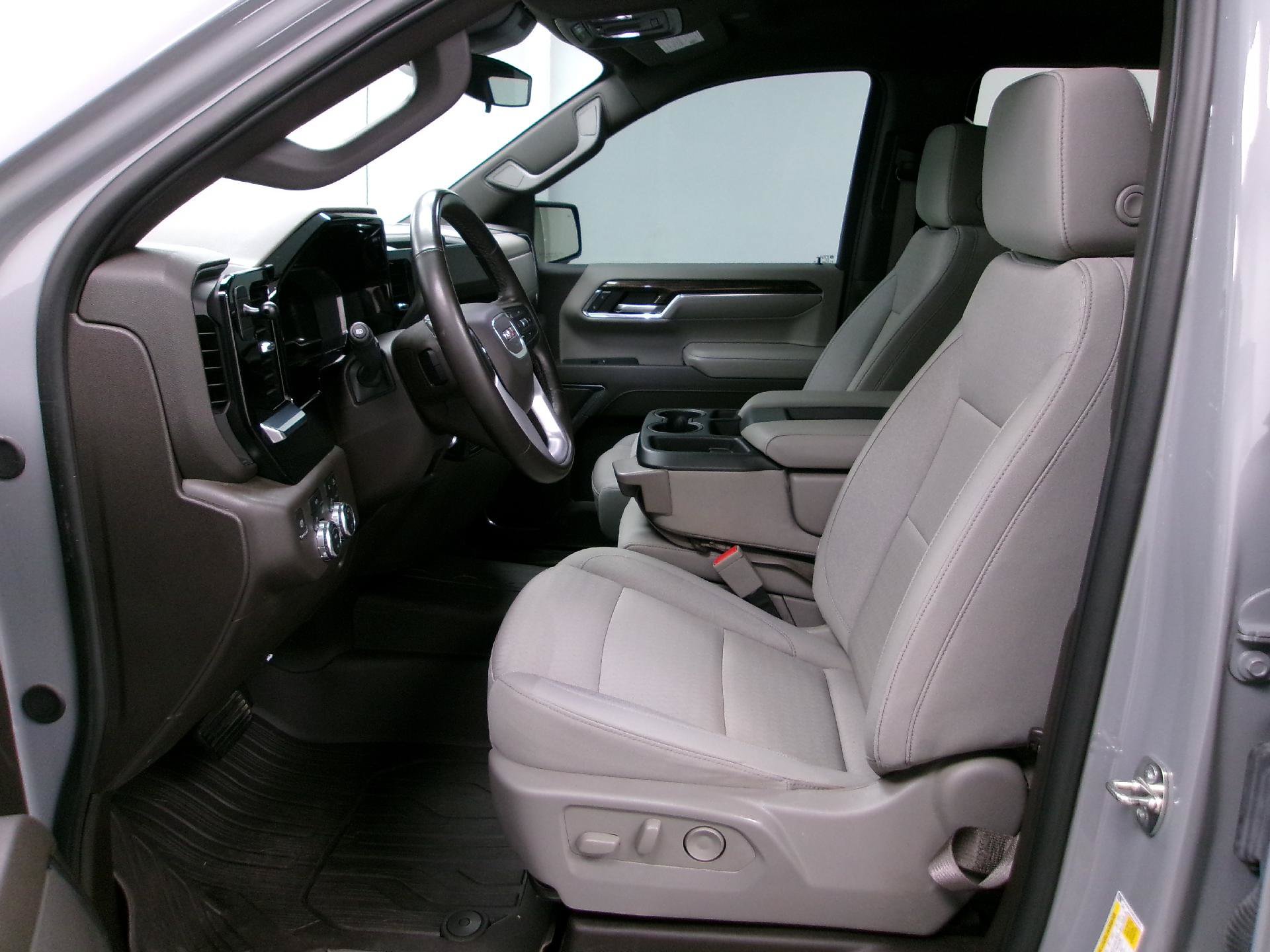 Used 2024 GMC Sierra 1500 SLE w/ Preferred Package AWD/4WD image 8