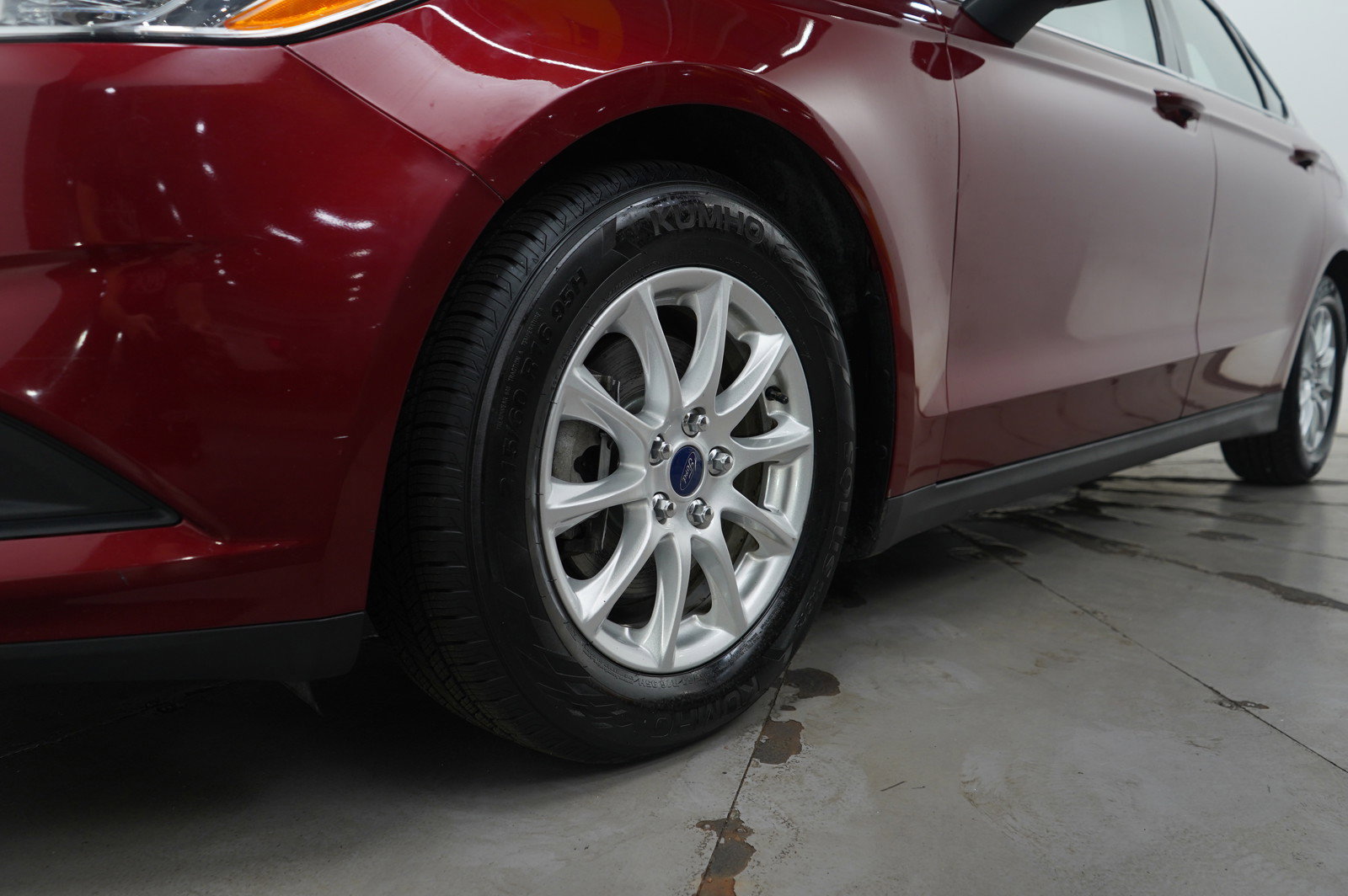 Used 2015 Ford Fusion S image 25