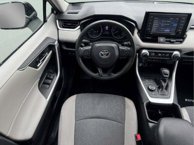 Used 2022 Toyota RAV4 XLE AWD/4WD image 9