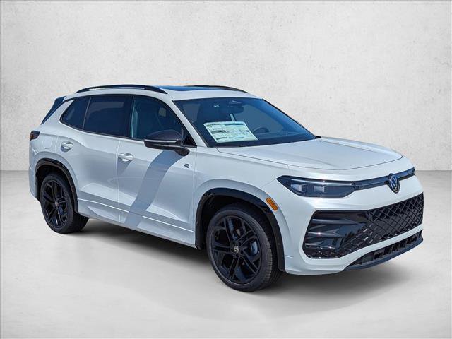 New 2026 Volkswagen Tiguan SE R-Line FWD image 3
