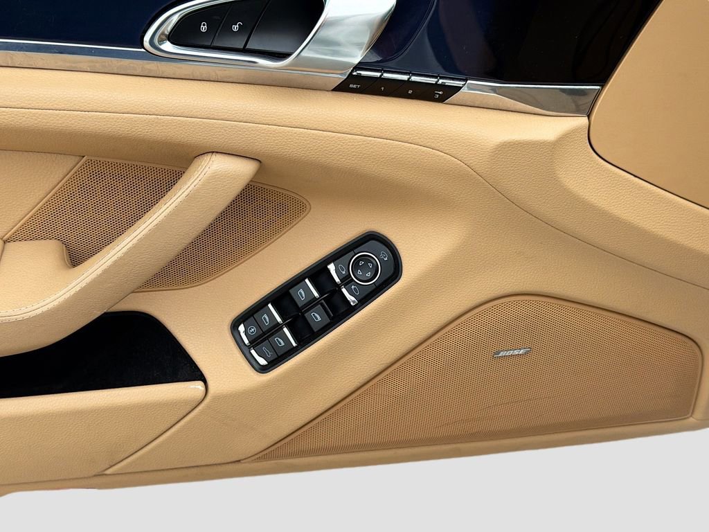 Used 2013 Porsche Panamera 4 Platinum Edition image 18