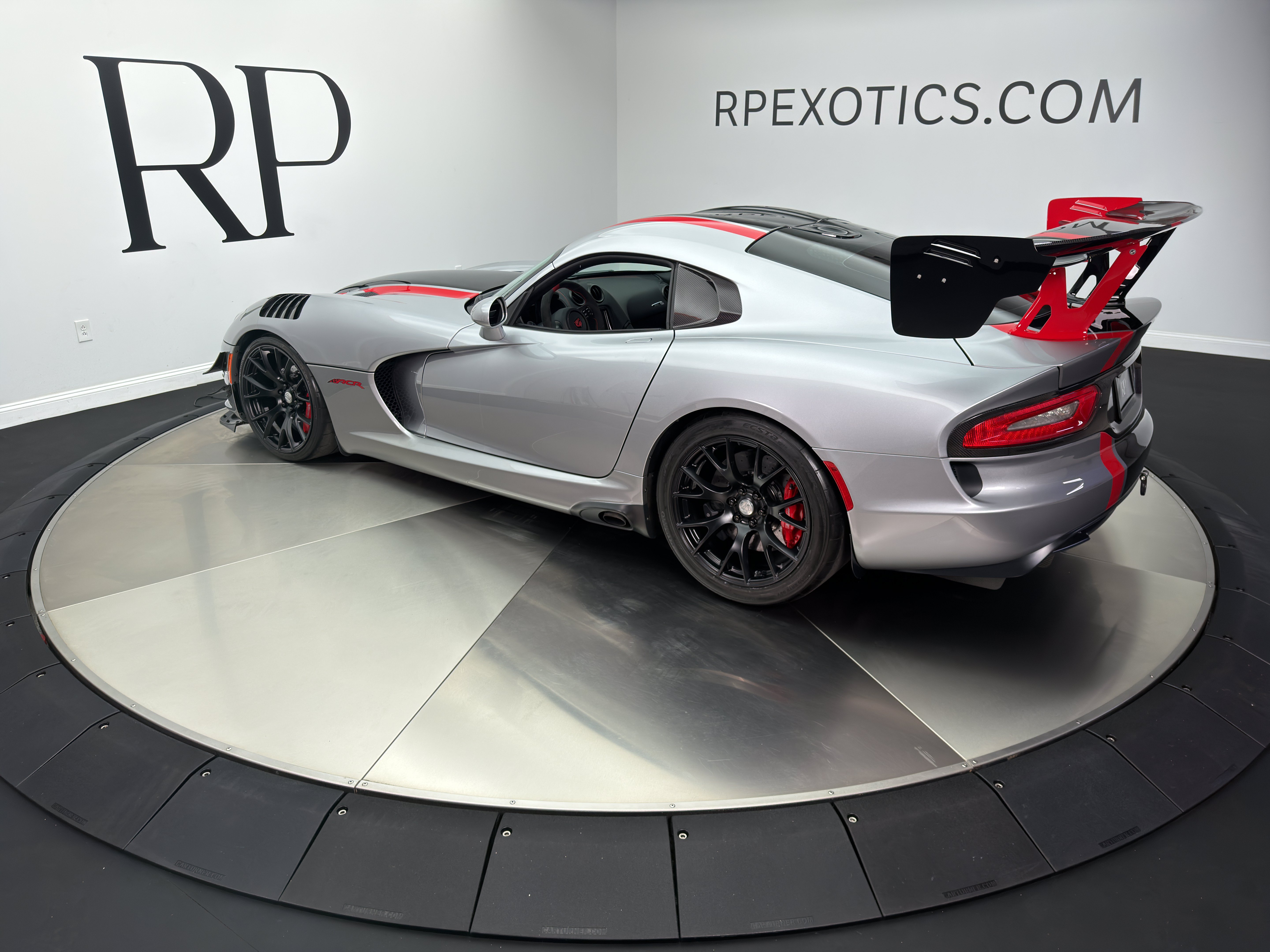 Used 2016 Dodge Viper GTC w/ ACR Package RWD image 6