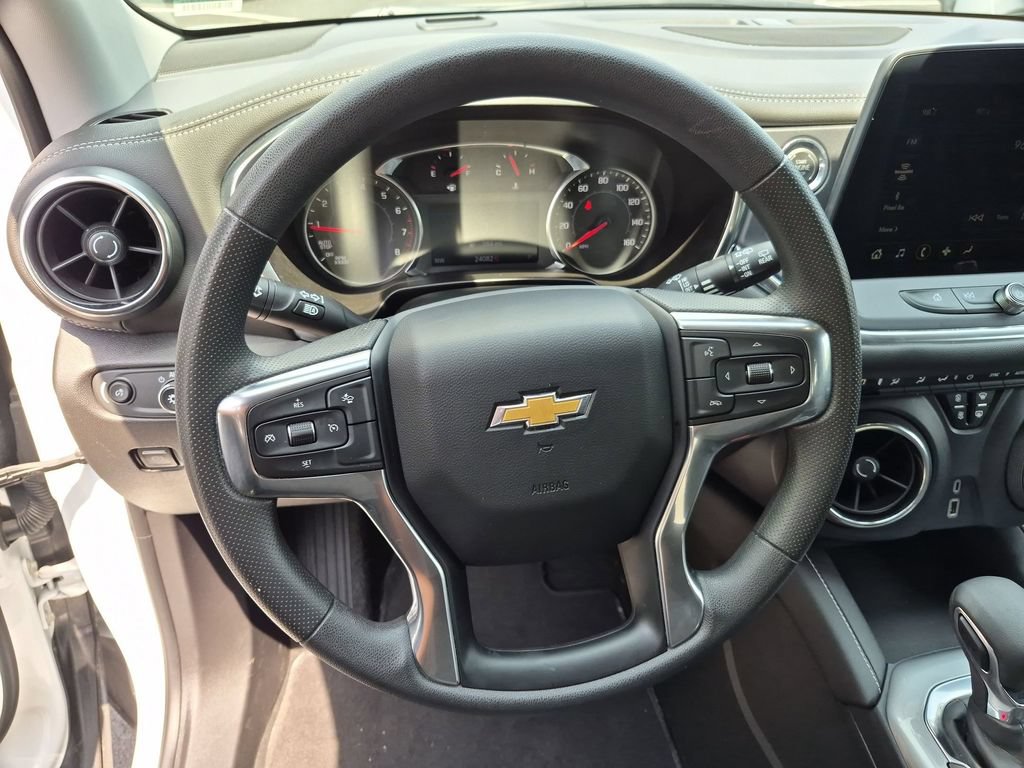 Used 2025 Chevrolet Blazer LT AWD/4WD image 22
