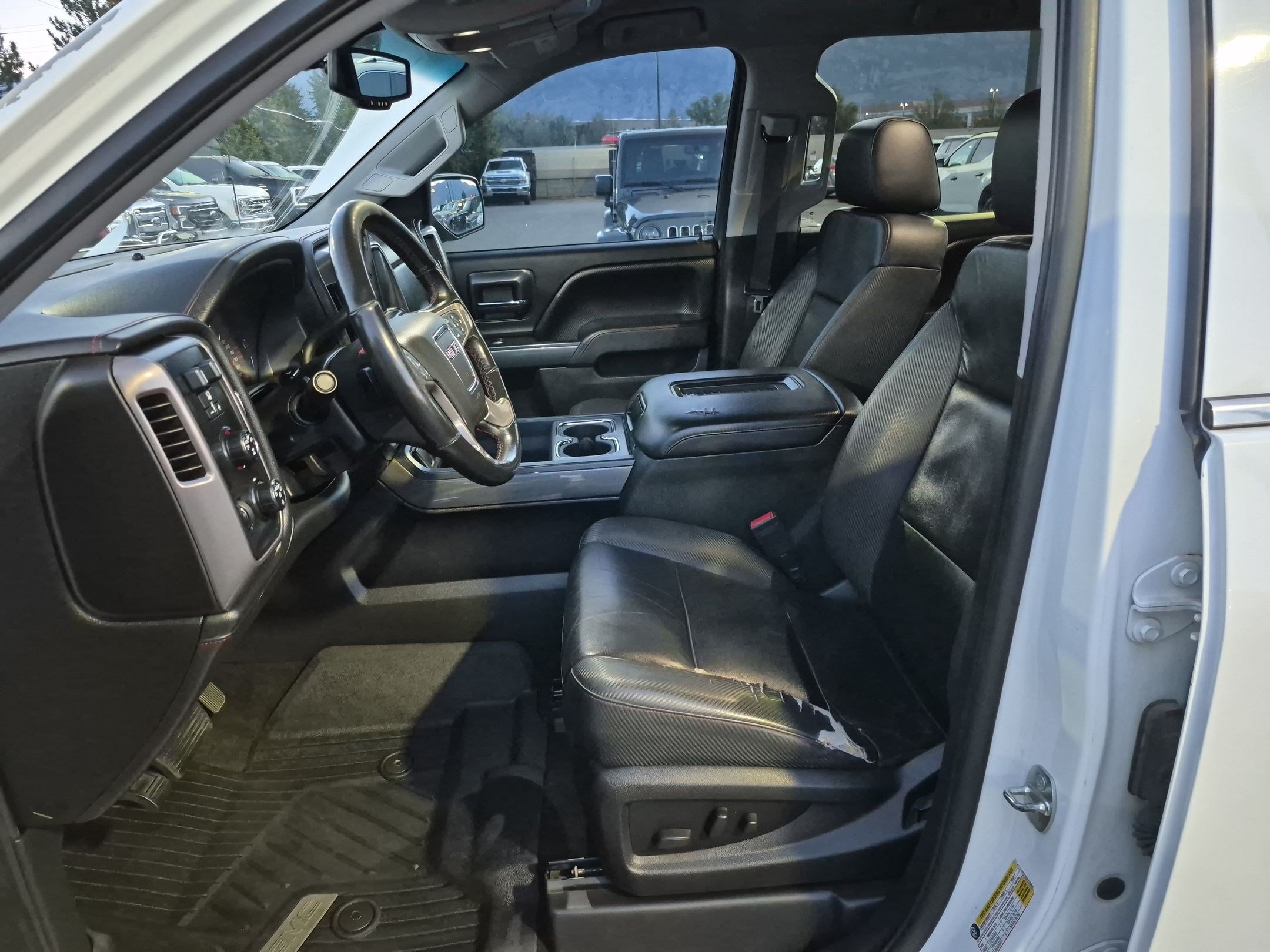 Used 2016 GMC Sierra 1500 SLT w/ All-Terrain Package AWD/4WD image 17