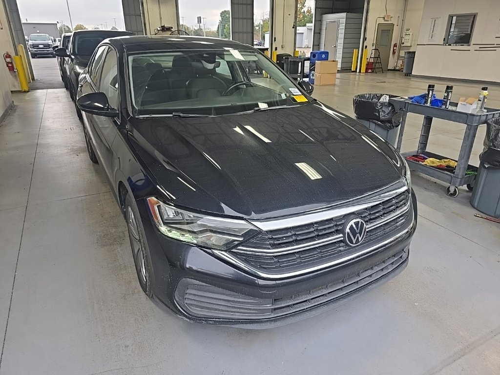 Used 2024 Volkswagen Jetta SE