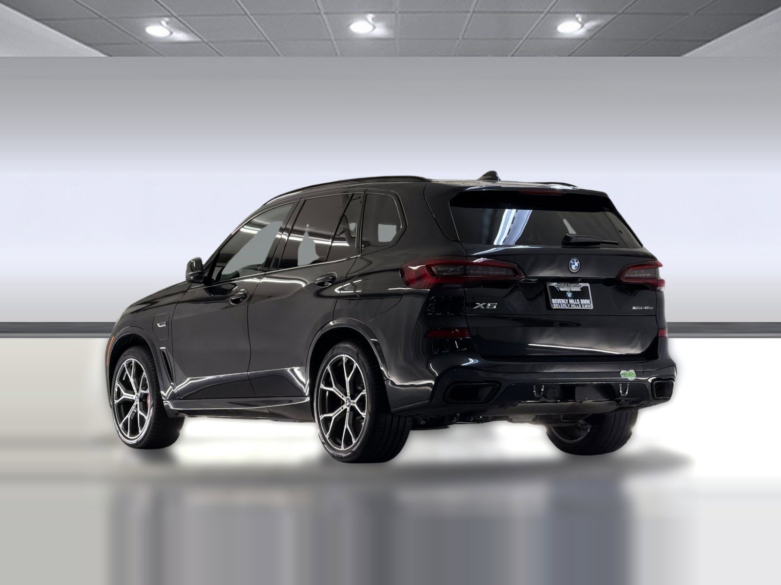 Used 2023 BMW X5 xDrive45e w/ Executive Package AWD/4WD image 3