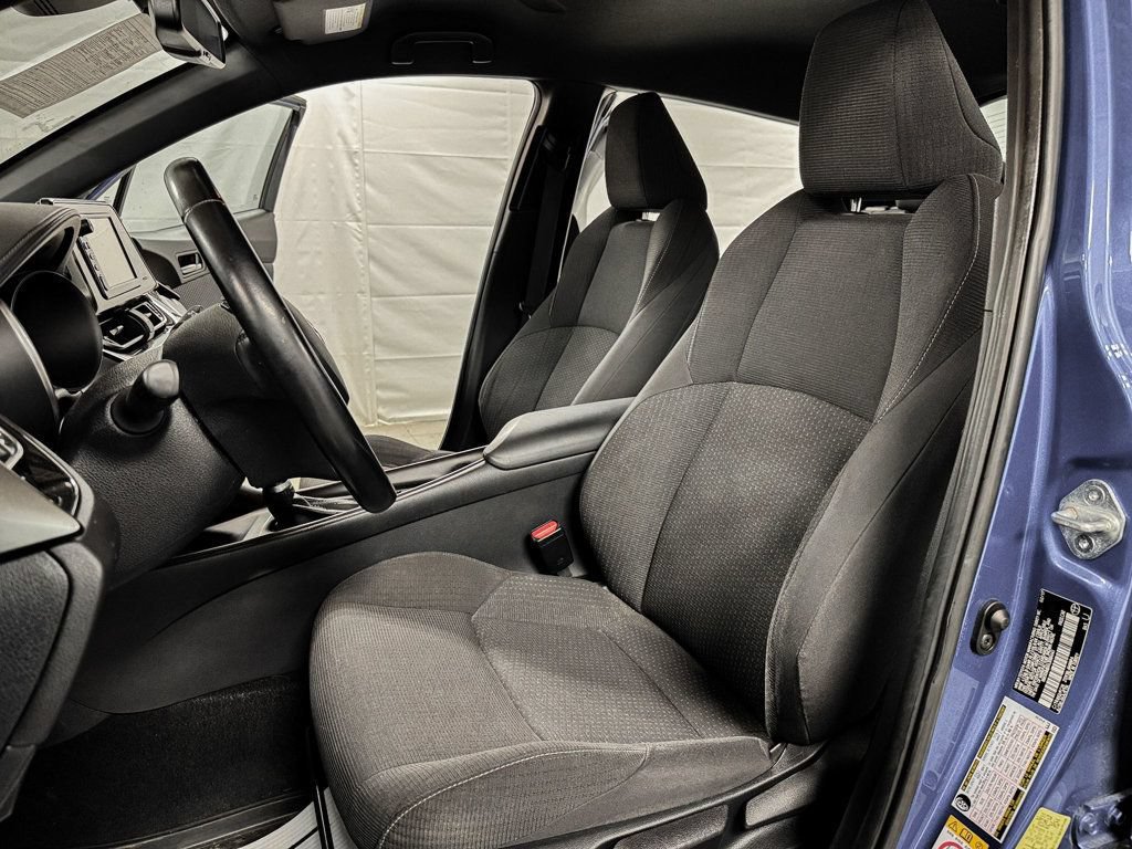 Used 2018 Toyota C-HR XLE FWD image 9