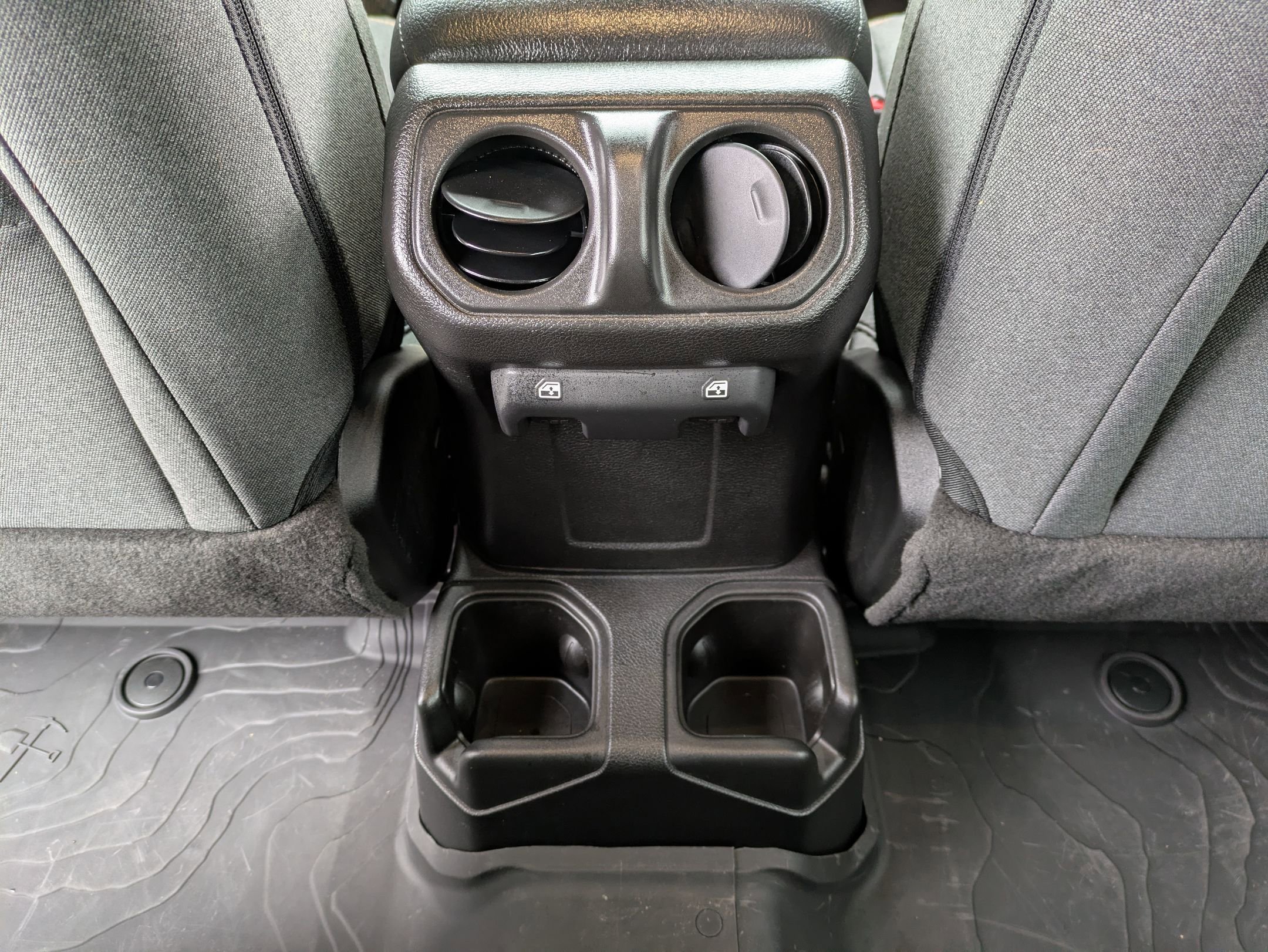 Used 2025 Jeep Wrangler Unlimited Sport image 16